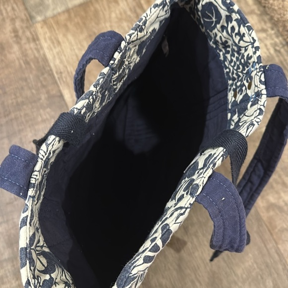 AE Quilted Bag - Picture 3 of 3